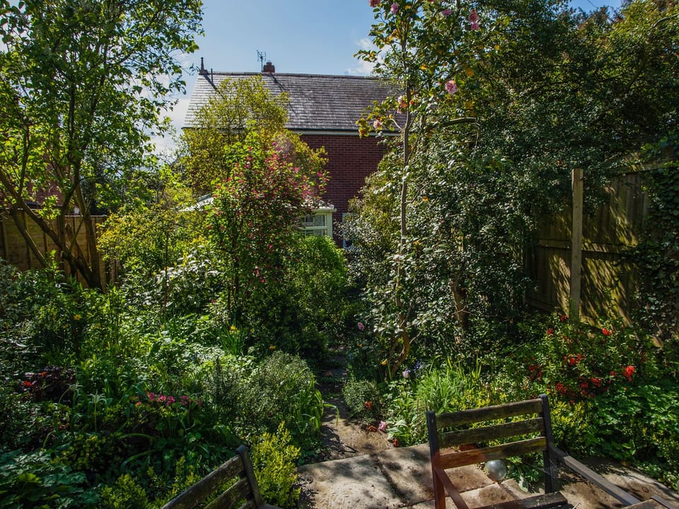 Cottage | Interior