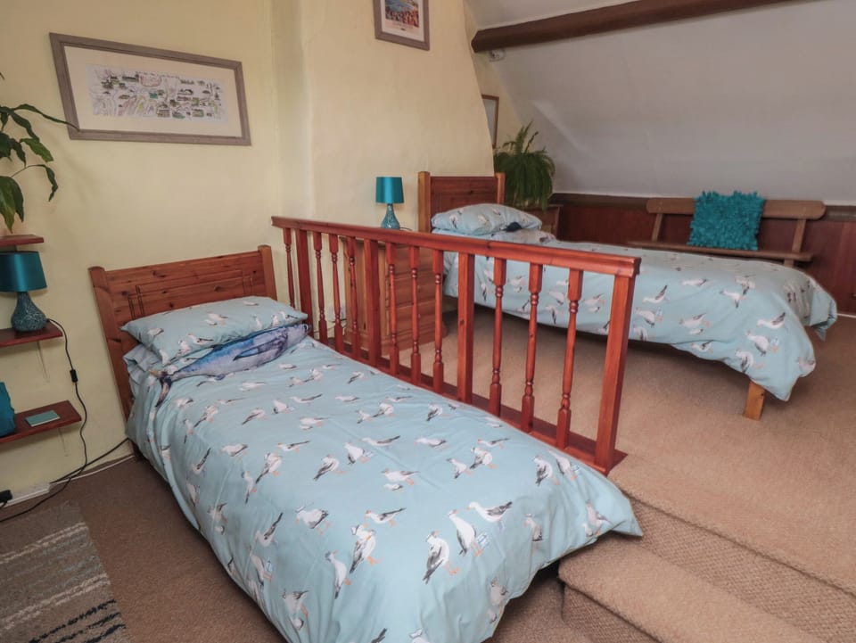 Cottage | 2 bedrooms, individually decorated, individually furnished, free WiFi