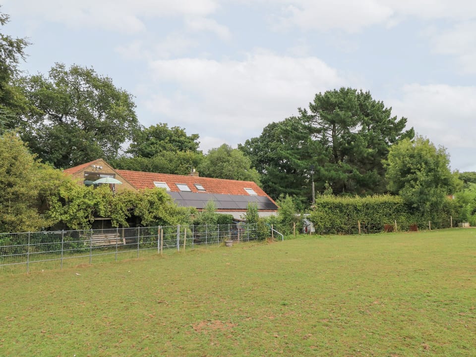 Cottage | Property grounds
