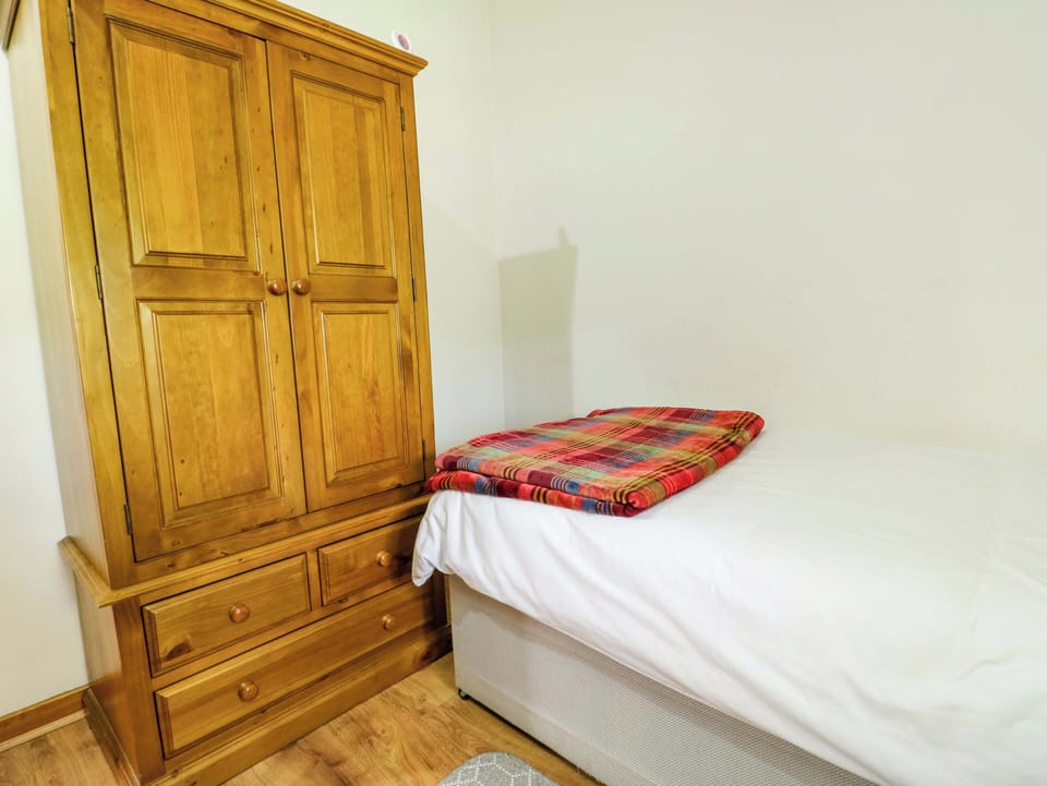 Cottage | 2 bedrooms, individually decorated, individually furnished, free WiFi