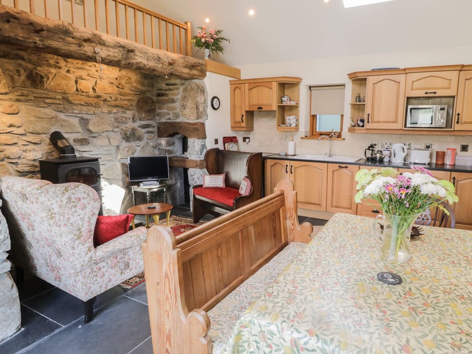 Cottage | Living room | TV