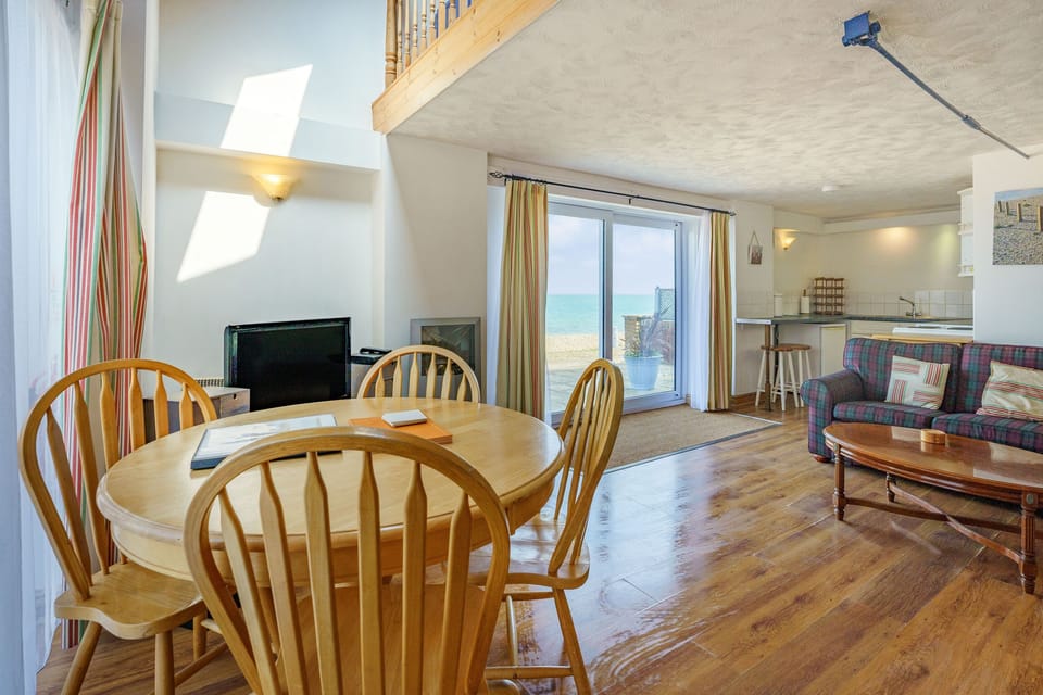 Cottage | Living room | TV