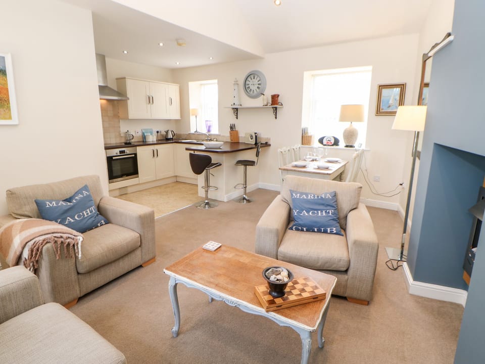 Cottage | Living area