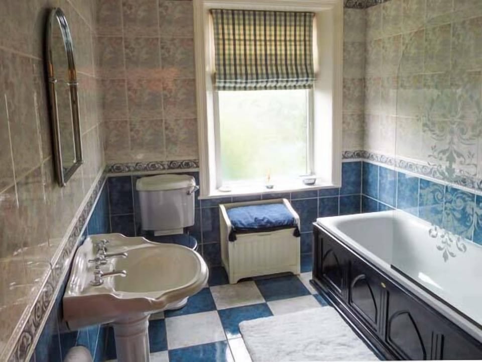 Cottage | Bathroom | Shower