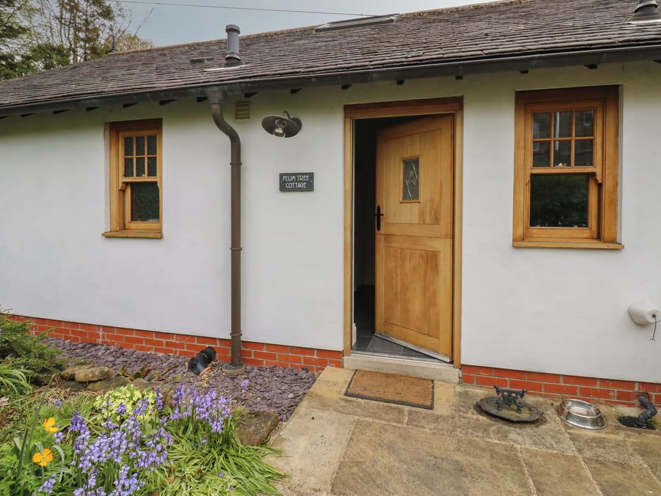 Cottage | Exterior detail