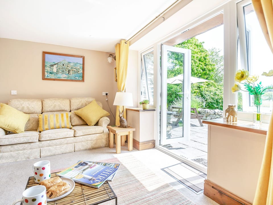 Cottage | Living room | TV