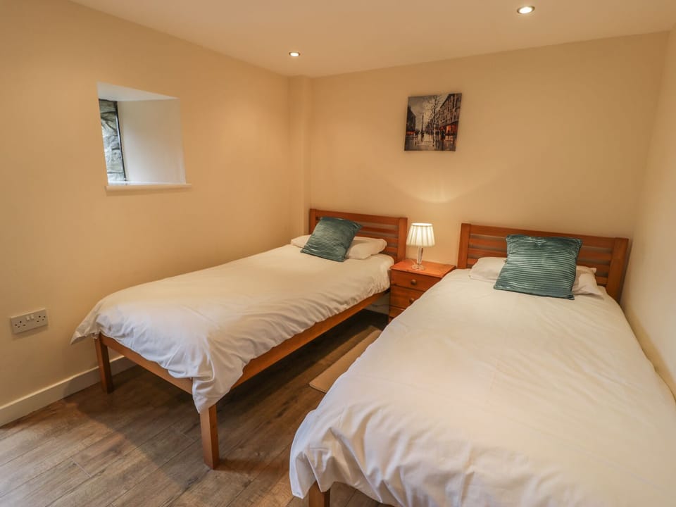 Cottage | 2 bedrooms, individually decorated, individually furnished, free WiFi