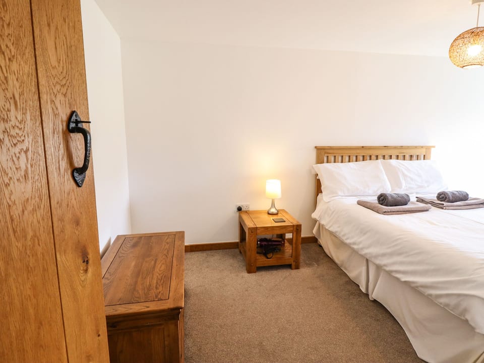 Cottage | 2 bedrooms, individually decorated, individually furnished, free WiFi