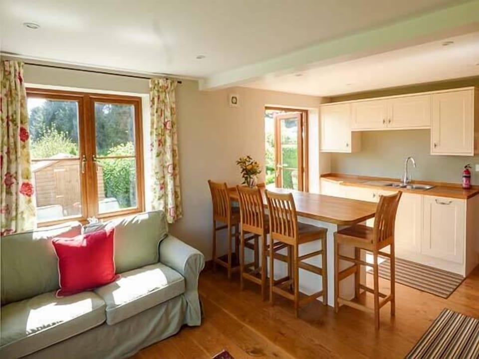 Cottage | Living room | TV
