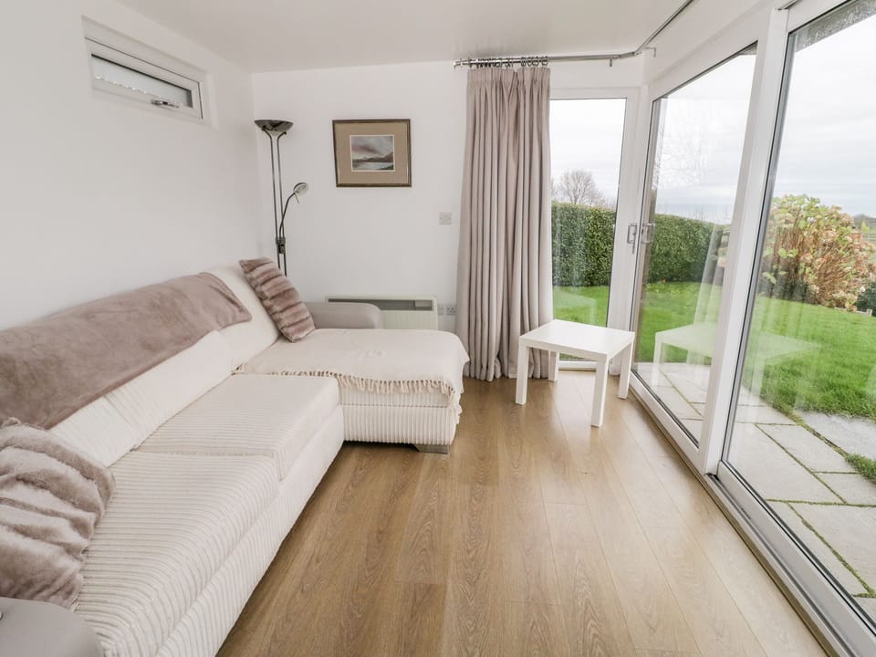 Cottage | Living area | TV, DVD player