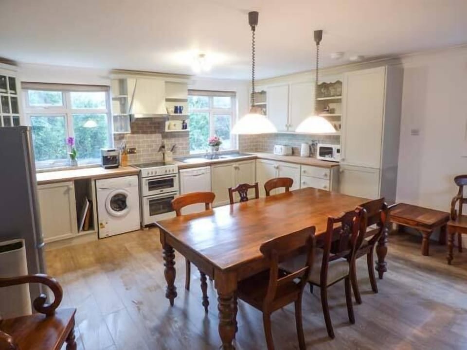 Cottage | Interior