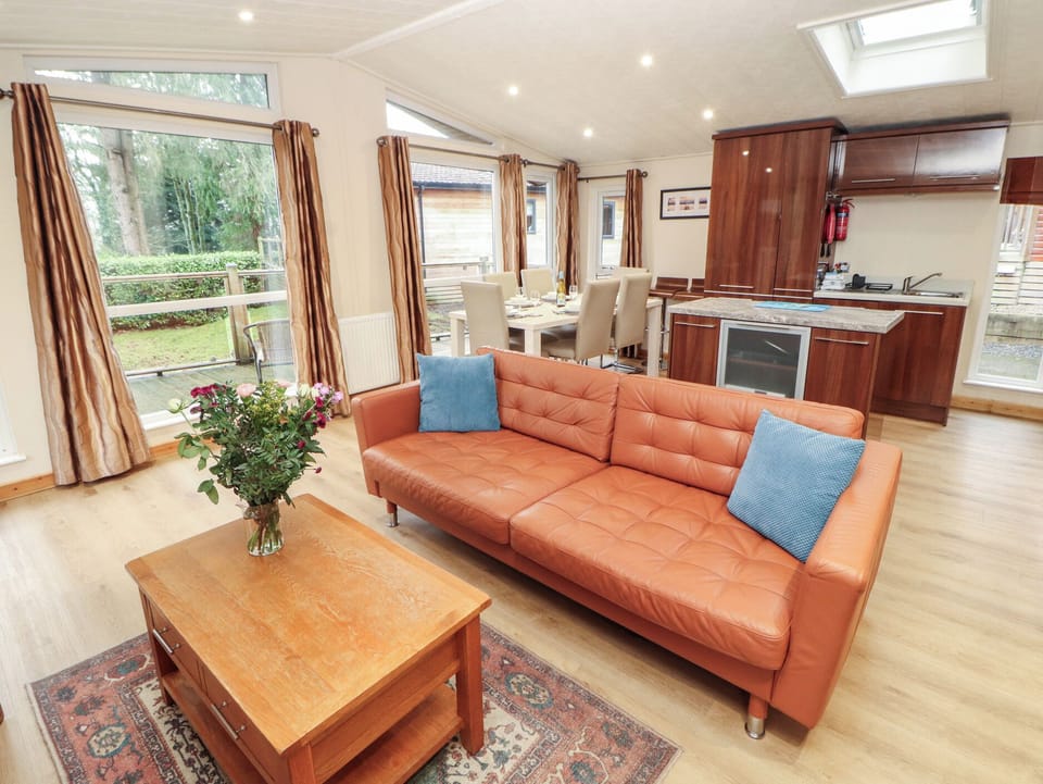Cottage | Living area | Fireplace