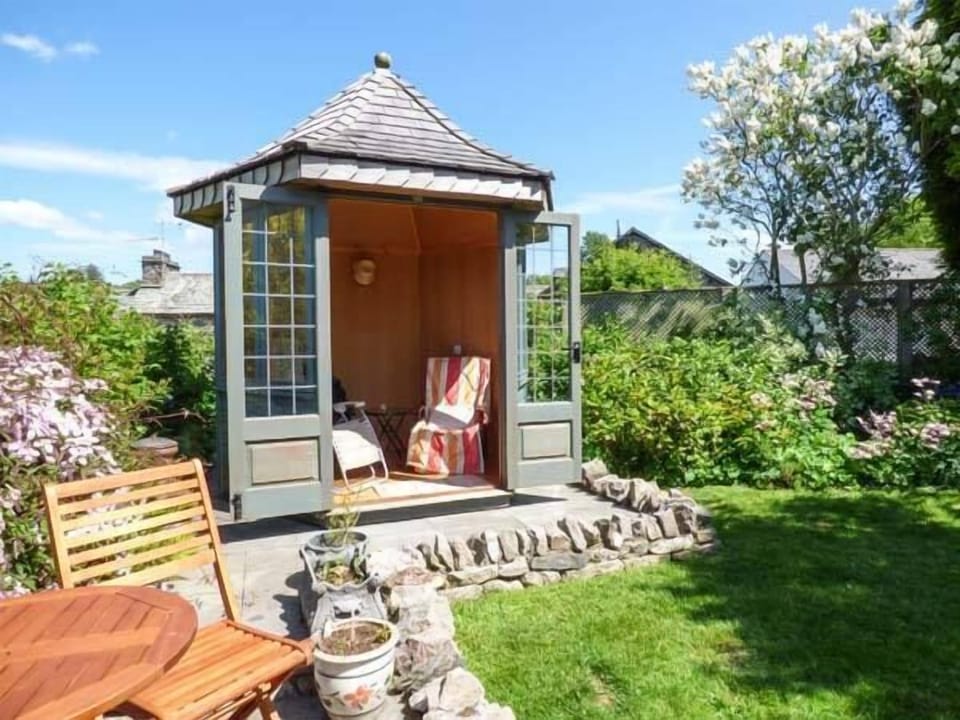 Cottage | Property grounds