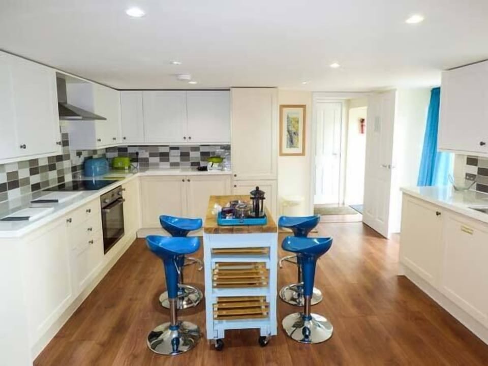 Cottage | Interior