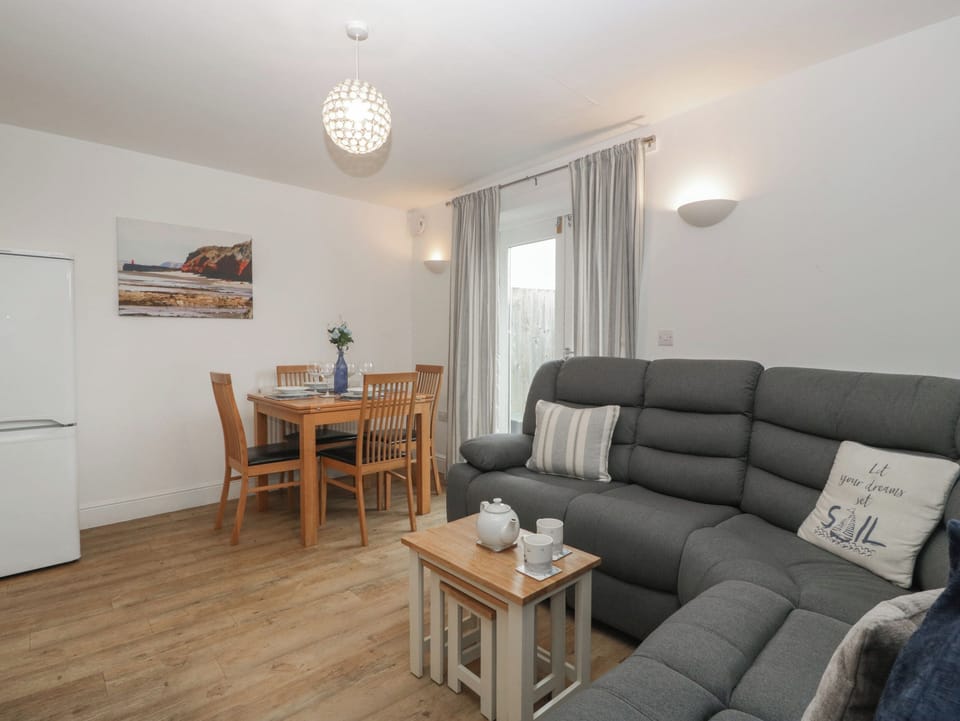 Cottage | Living area