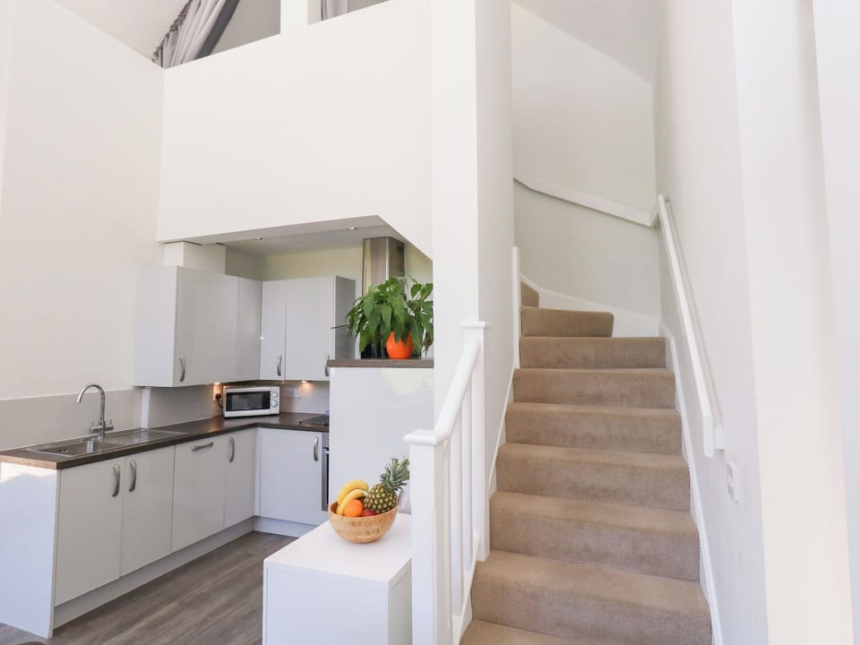 Cottage | Private kitchen | Fridge, microwave, stovetop, dishwasher