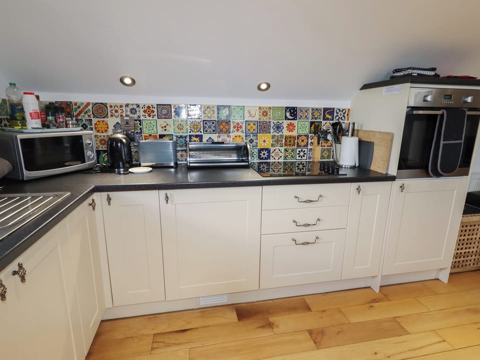 Cottage | Private kitchen | Cookware/dishes/utensils