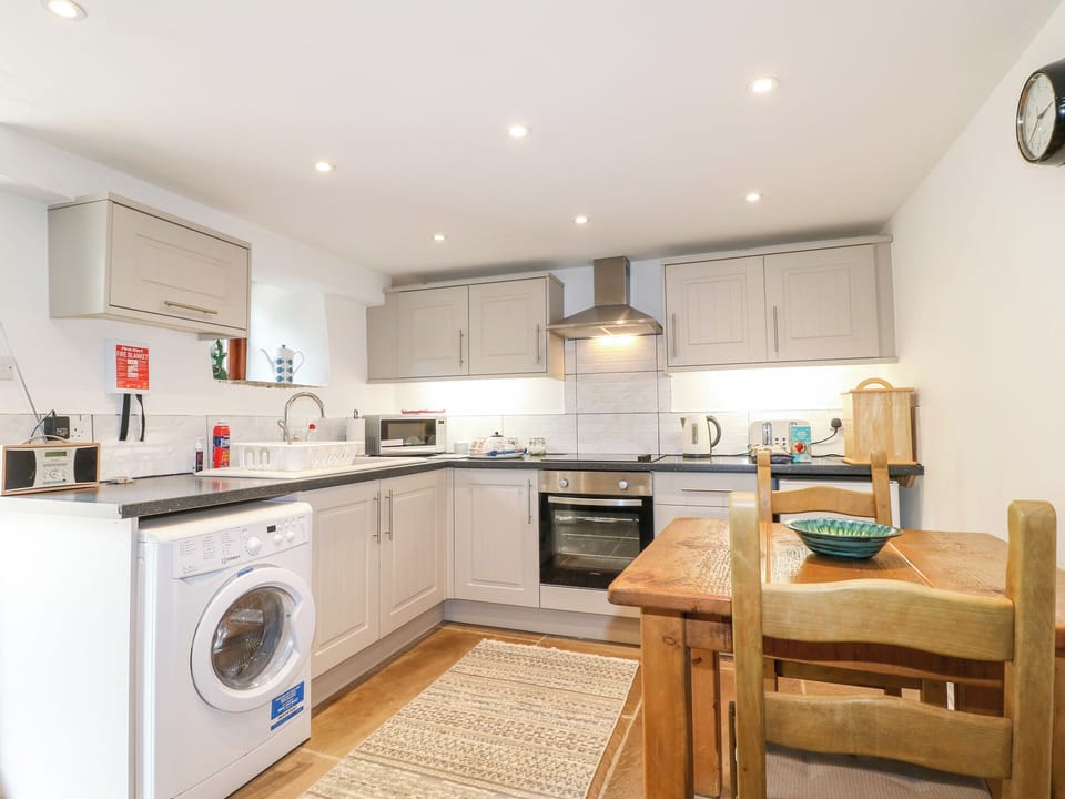 Cottage | Private kitchen | Cookware/dishes/utensils