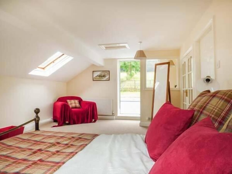 Poacher's Rest Cottage in Derbyshire Dales District