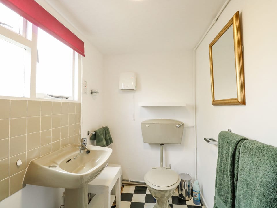 Cygnus Boathouse Cottage in Broadland District