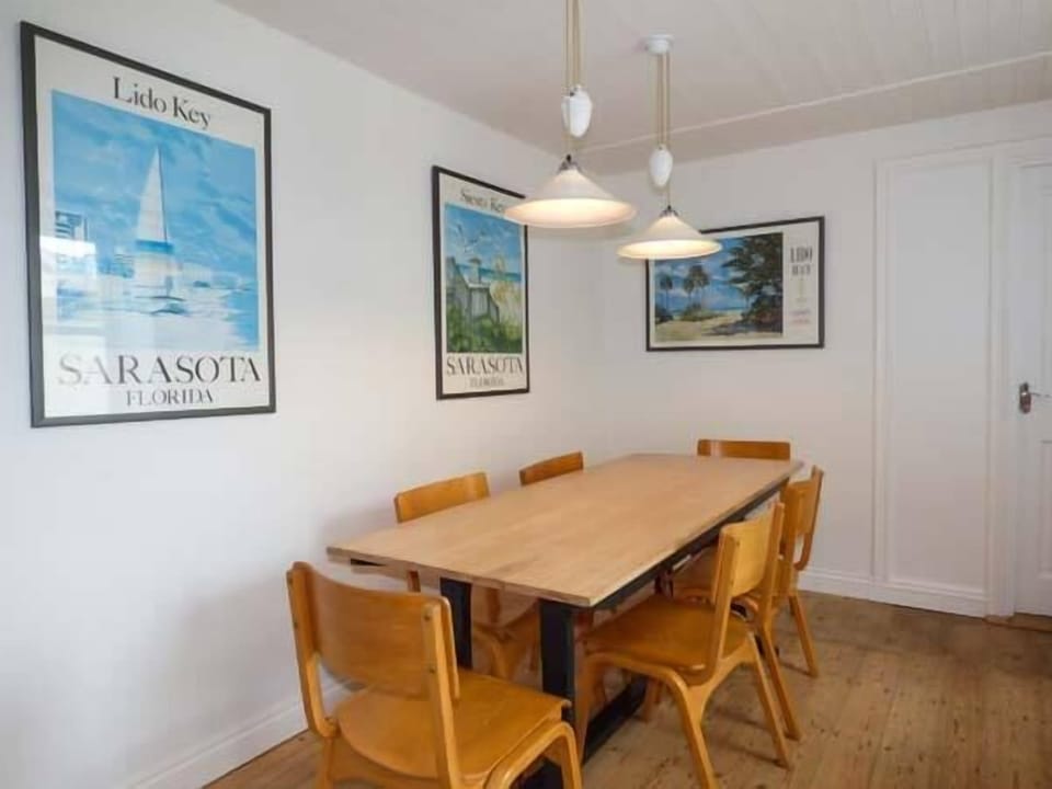 Cottage | Private kitchen | Dishwasher, highchair, cookware/dishes/utensils