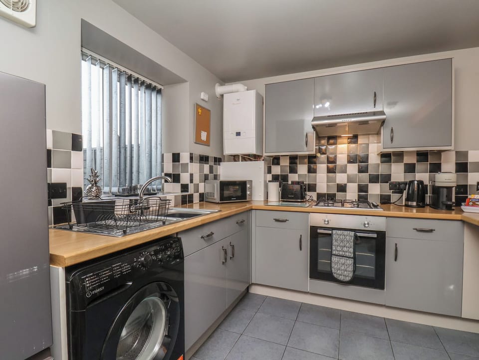 Cottage | Private kitchen | Highchair, cookware/dishes/utensils