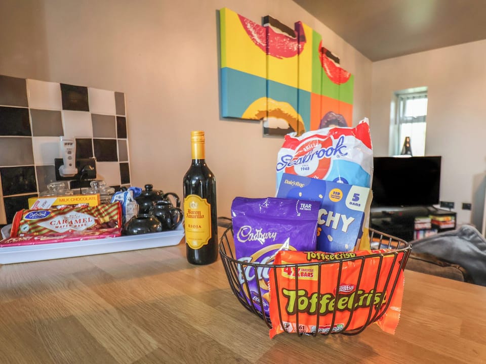 Cottage | Food and drink