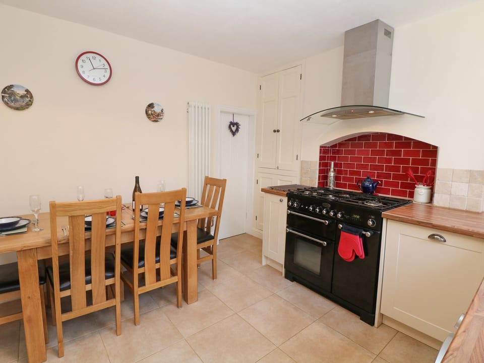 Cottage | Interior