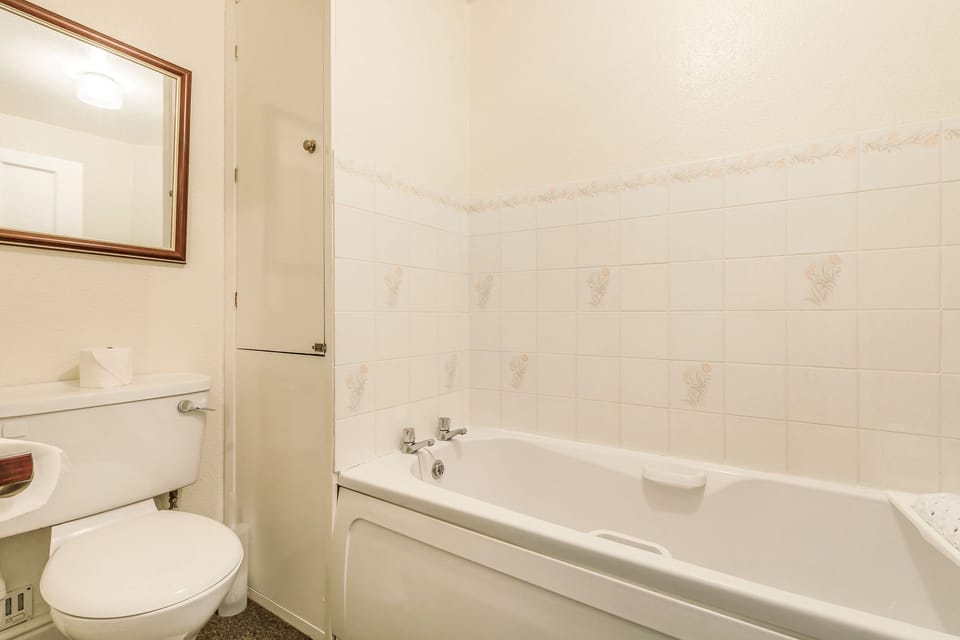 Clooneavin Apartment 8 Cottage in West Somerset District