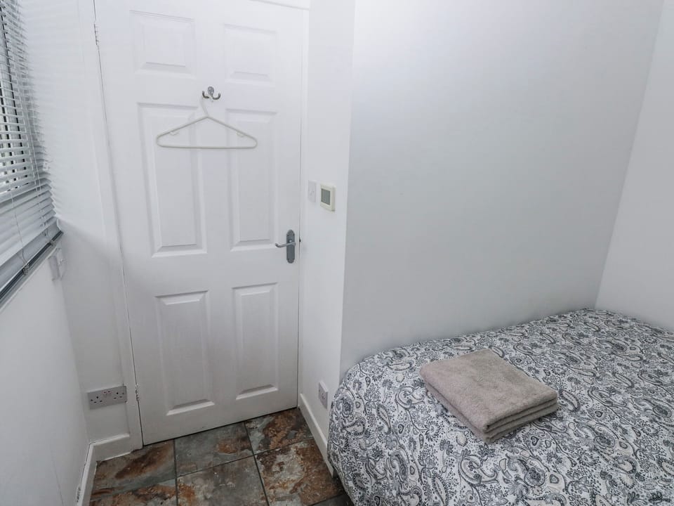 Cottage | 3 bedrooms, individually decorated, individually furnished, free WiFi