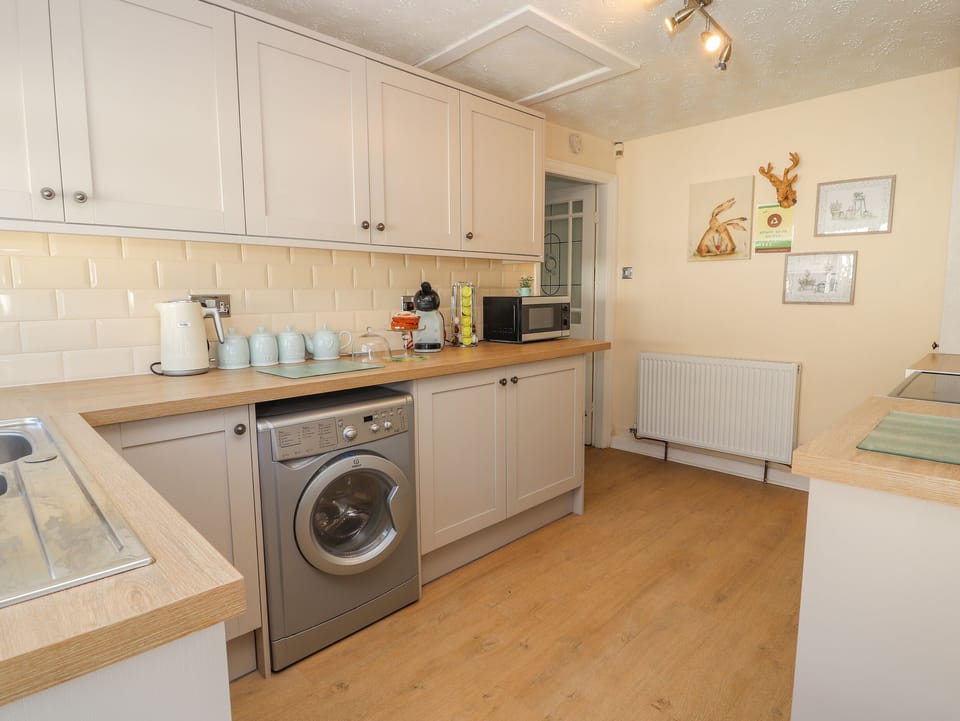 Cottage | Private kitchen | Cookware/dishes/utensils