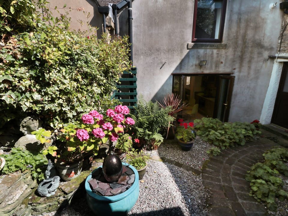 Cottage | Interior
