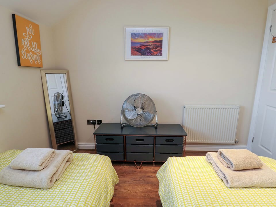 Cottage | 2 bedrooms, individually decorated, individually furnished, free WiFi