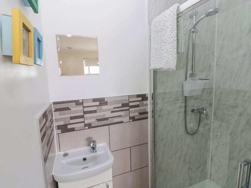 Sandy Bay House Cottage in Saundersfoot