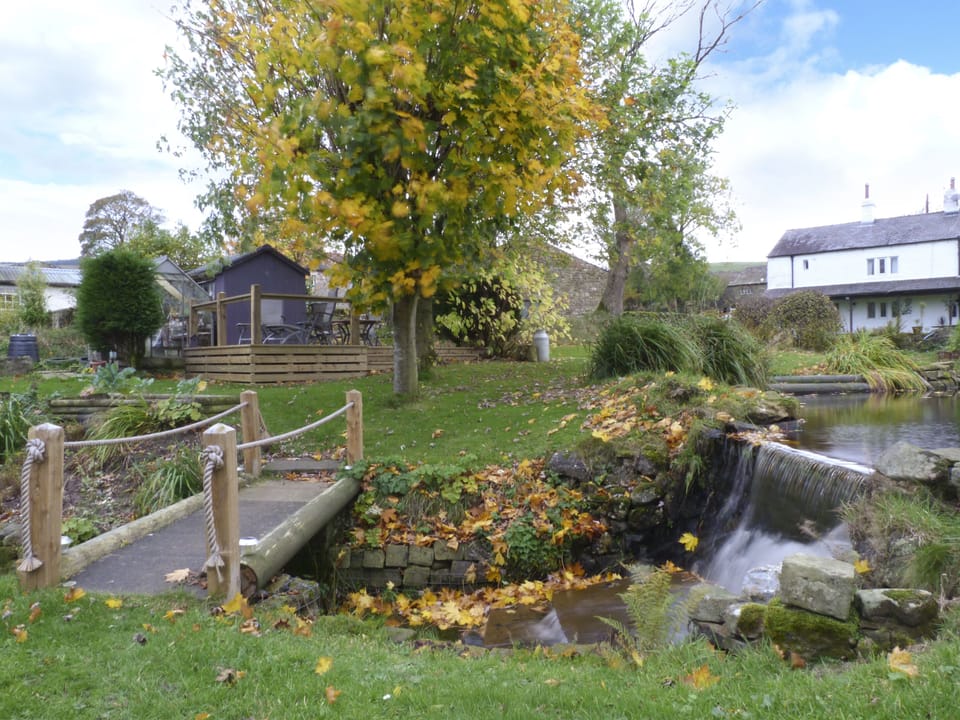 Cottage | Property grounds