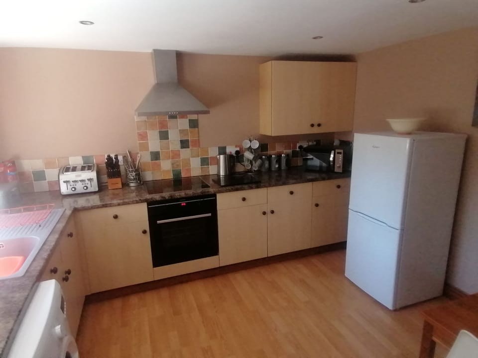 Cottage | Private kitchen | Cookware/dishes/utensils