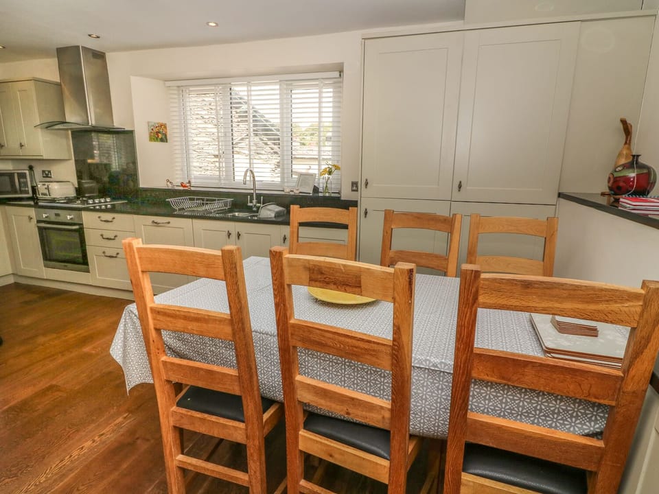 Cottage | Interior