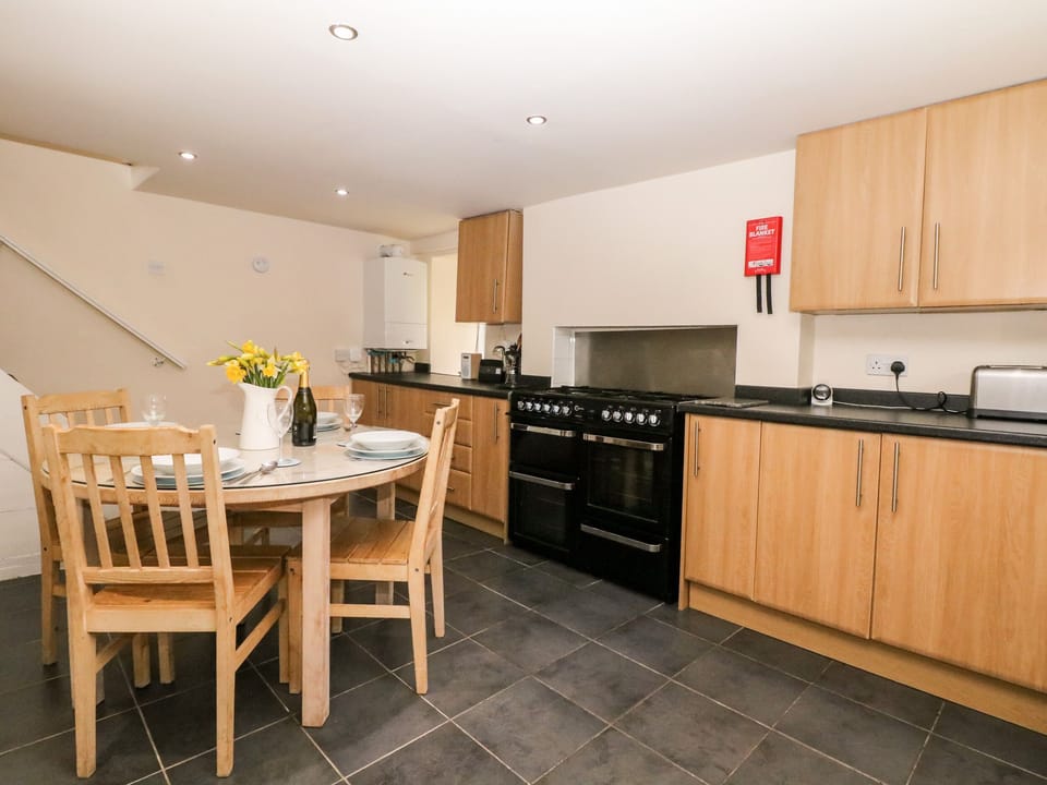 Cottage | Interior