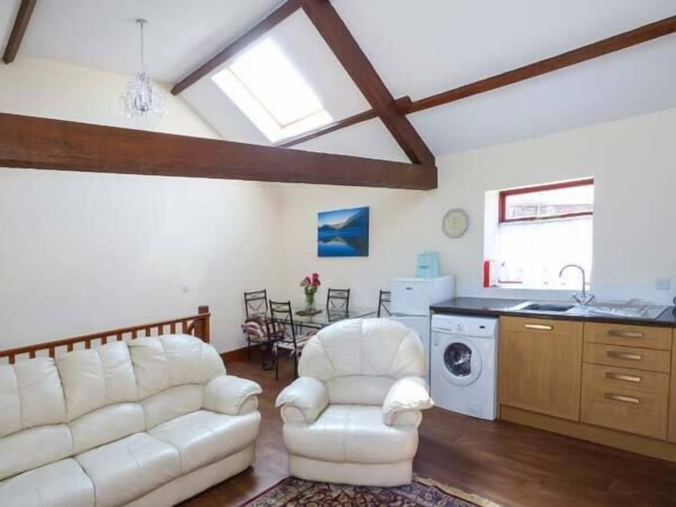 Cottage | 1 bedroom, individually decorated, individually furnished