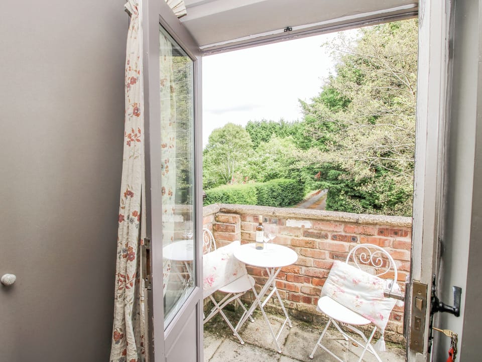Cottage | Outdoor dining