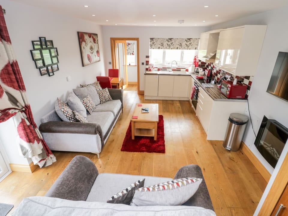 Cottage | Living area | TV