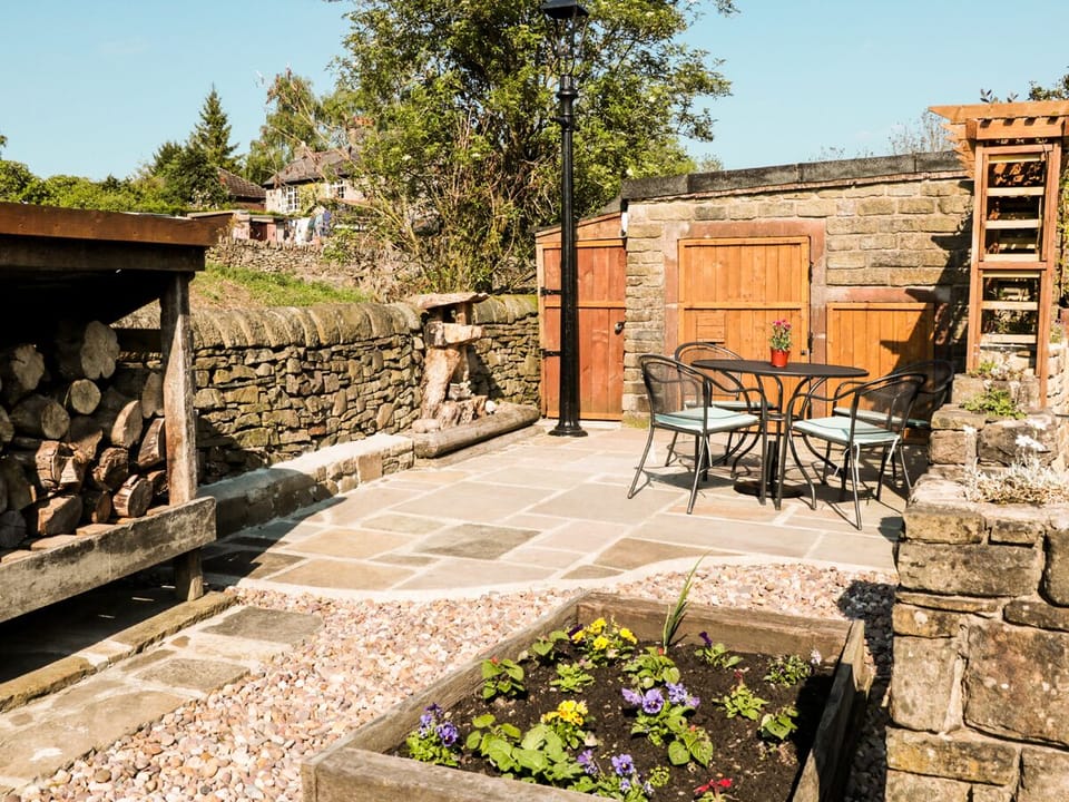 Cottage | Property grounds