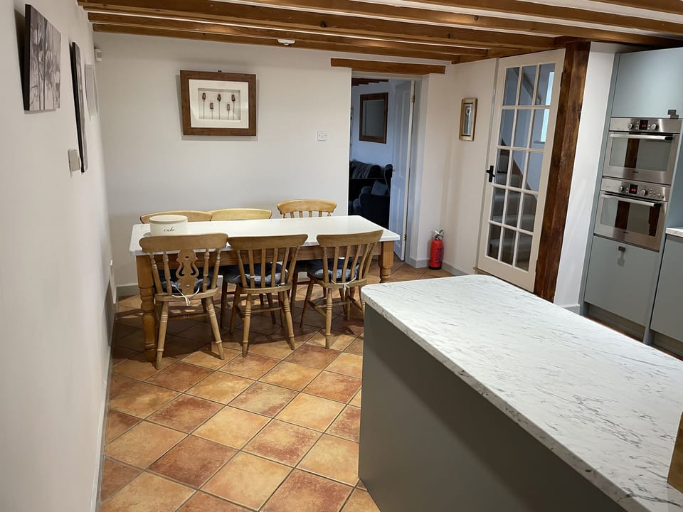 Cottage | Private kitchen | Fridge, microwave, stovetop, dishwasher