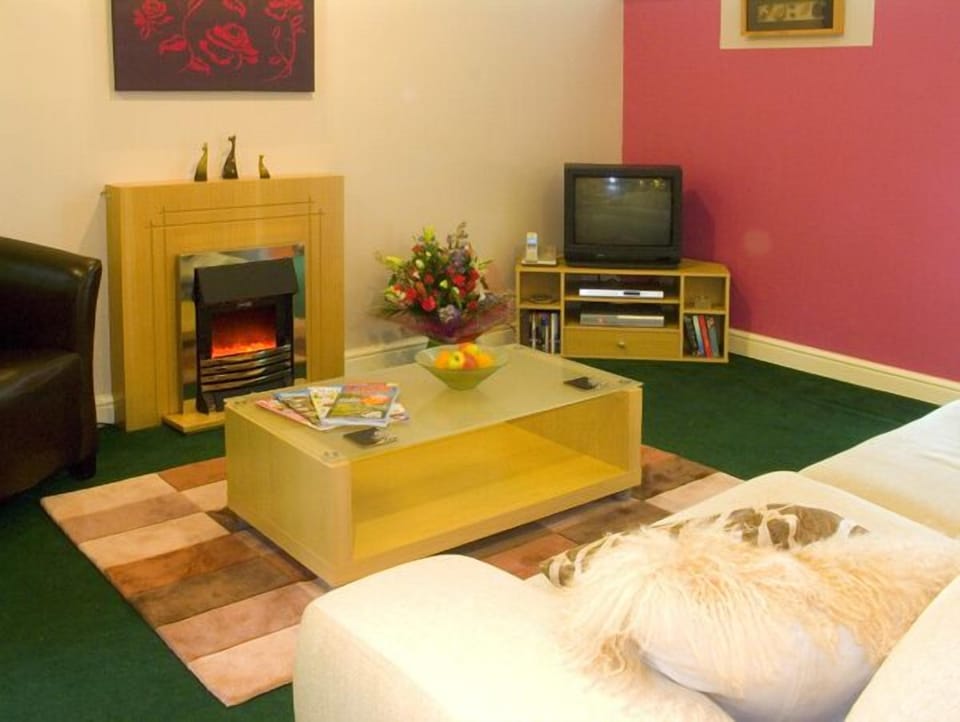 Cottage | Living room | TV