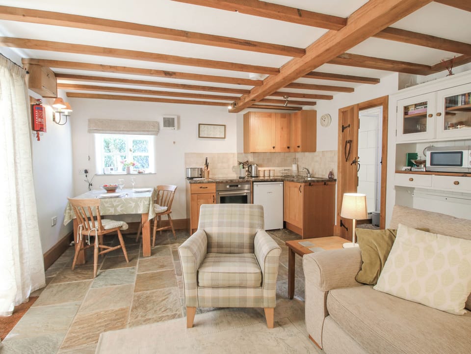Cottage | Living area | TV