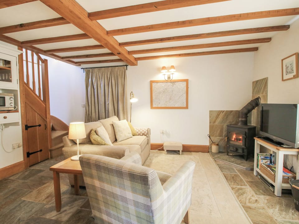 Cottage | Living area | TV