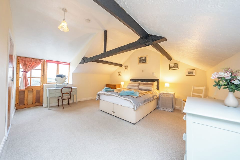 The Coach House Cottage in Llanfoist Fawr