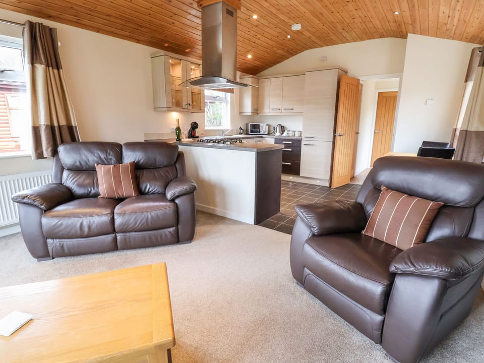 Cottage | Living area | TV