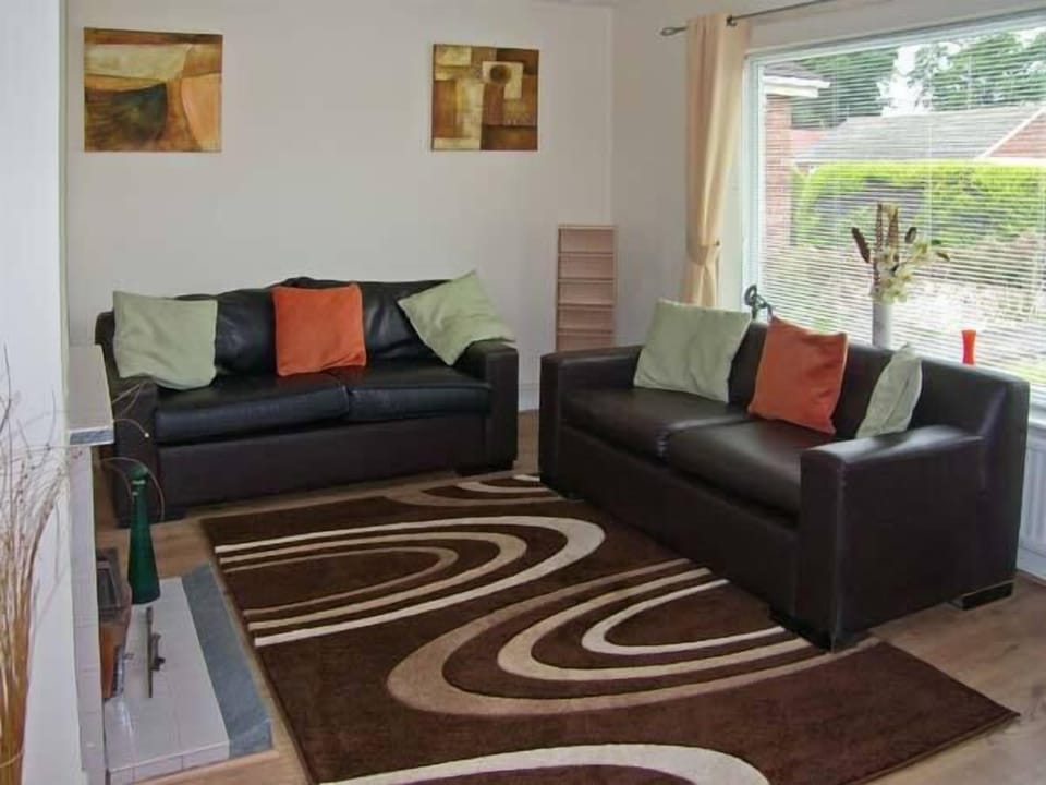 Cottage | Living room | TV