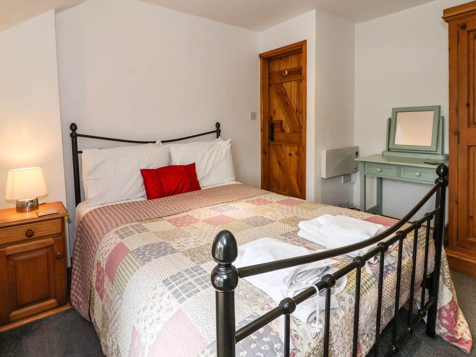 Cottage | 2 bedrooms, individually decorated, individually furnished, free WiFi
